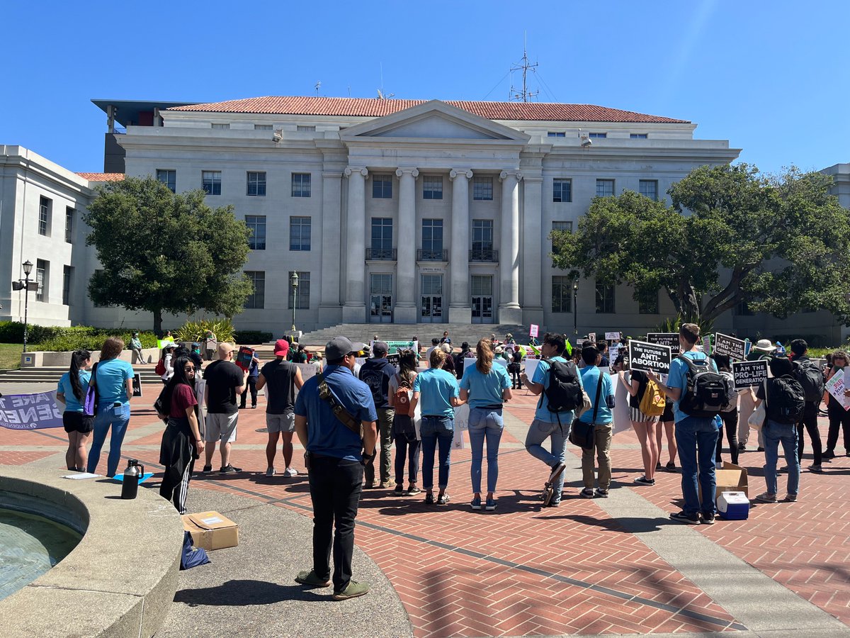 Today Pro-Life SF and @berkeleyforlife joined together to counter abortion extremism on the @UCBerkeley campus. Activists also wore blue to stand in solidarity with the international #prolife movement and engaged in many encouraging conversations! #olaceleste #justiceforthefive