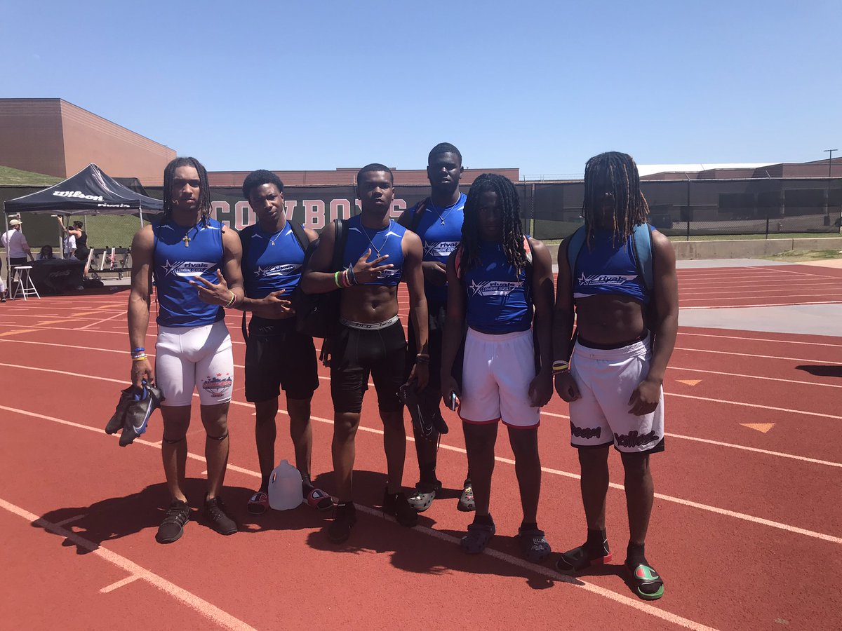 North Crowley Boyz at rivals camp series getting numbers in🐾💙 #GOONCITY <a href="/dreadheadjay04/">bossman123</a> @haneef_3 <a href="/AmareMoye25/">Amare Moye</a>  @Antoniogillom1 <a href="/therealraygates/">Ray Gates</a> <a href="/NorthCro_FB/">North Crowley Football</a>