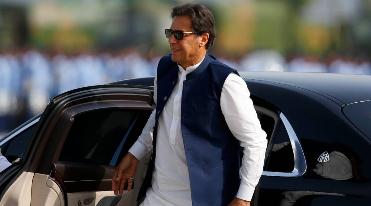 #Pakistani PM #ImranKhan ousted as he loses no-trust vote in #Pakistan Parliament in early morning vote with 174 of 342 members supporting it, amidst high drama lasting all night. #ShehbazSharif, Opposition Leader & brother of former PM Nawaz Sharif, tipped to be next PM. #MIG