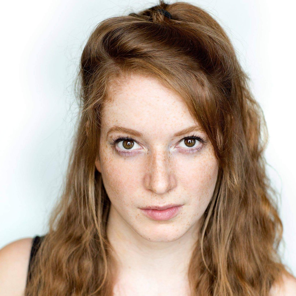 katannahamilton's tweet photo. @ColourPictures @fireraisers Hi 👋🏻 I would certainly like to be considered- sounds great to me! 

I’m available for the dates specified and have a base just outside London. 

Here is a link to my spotlight: 

https://t.co/c3OgrTdQED

Let me know if you’d like to see anything from me! 🥳 https://t.co/dtPQzbnBoS