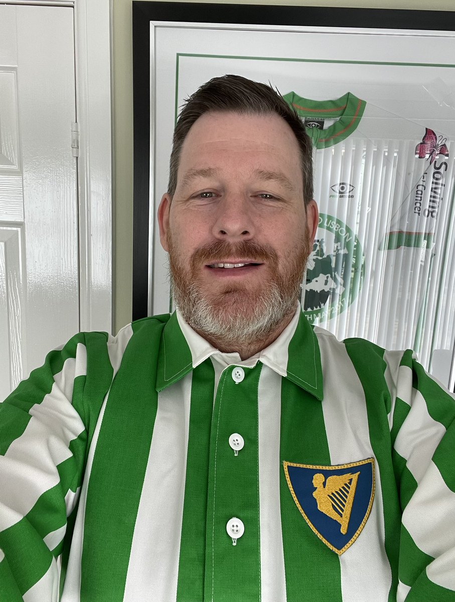 67mouldy67's tweet photo. From exciting gold coloured strips to white based Celtic tops 🍀To something a little different 🍀

#outoflockdown
#afewpoundsup
#wearstripthatfitslol
#CelticFC
#greenandwhite
#retro
#1890’s https://t.co/B33QSmBBPN