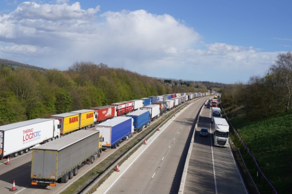 LinksRecLinks's tweet photo. 🥛 Dover-bound holidaymakers warned to take food and drink amid Easter travel chaos - iNews #Easter https://t.co/PdFLHuNcvO https://t.co/IUgxWHfkwF