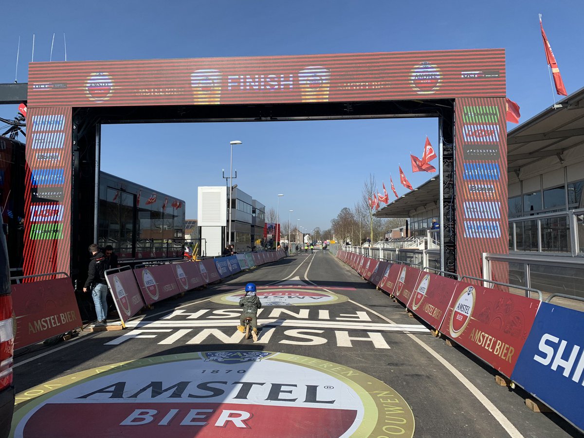 WouterL1's tweet image. Als eerste over de finish: Olivier (3) #AmstelGoldRace #AGR