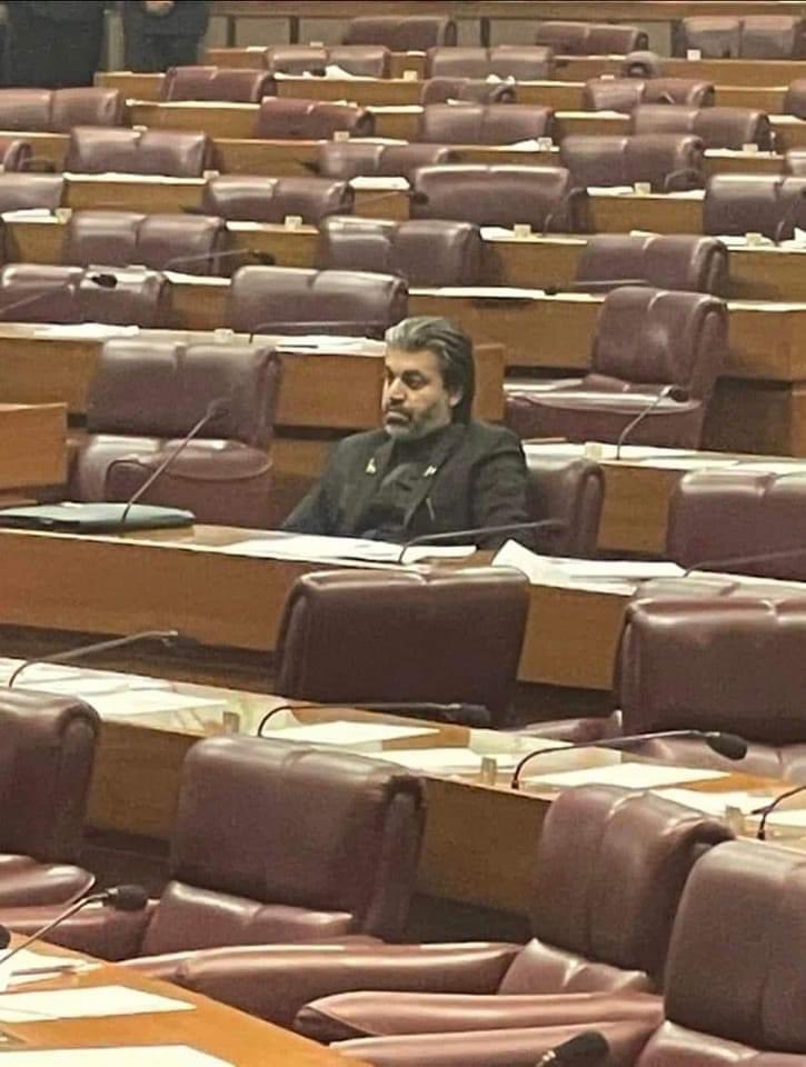 WaheedMayo8's tweet photo. Political differences aside, respect for Ali Muhammad, who is the ONLY #MNA from #PTI sitting in the hall while #ImranKhan 's  whole team RAN AWAY. 😊.                                                #Pakistan #voteofnoconfidence https://t.co/JAJif3xbjz