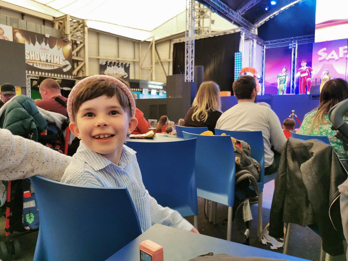 Surprise birthday trip to Butlins for Celyn 😍 she's loving life and has no idea she's taking part in the Skyline Gang Dance Academy later ❤️