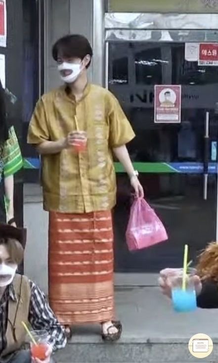 เจอผู้ใหญ่บ้าน บ้านผักแขยงค่ะ 
 #ทึเมคอนเมืองทิพย์อินราชมัง