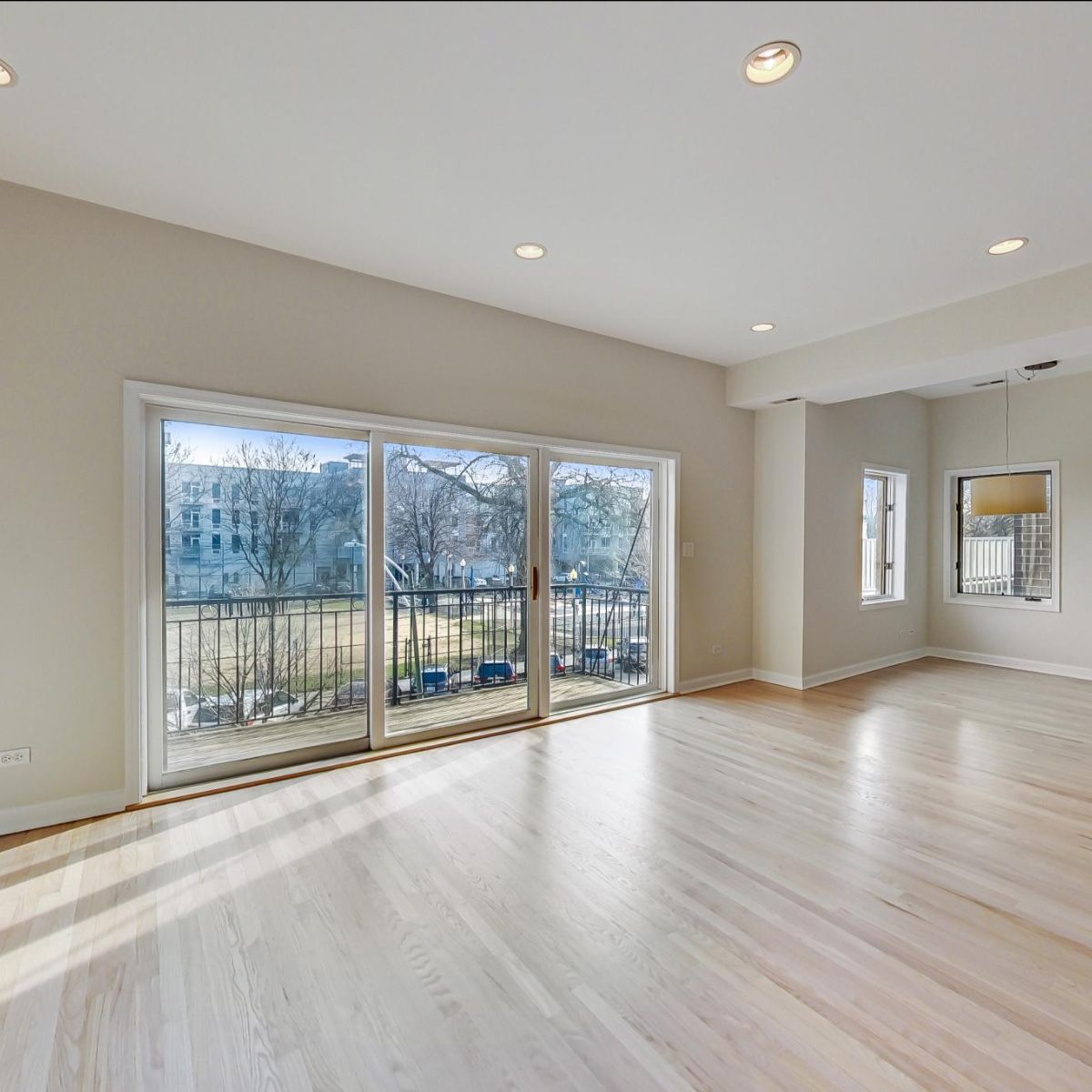 HomePartner's tweet image. UK VILLAGE: 😍 SUN 12pm-2pm 😍 Extra Wide 2 BD, 2 BA on BIG 37' Wide Lot. Multiple Outdoor Spaces. Tons of Updates and Garage Parking.  DM for more info!  mailchi.mp/chicagohomepar…