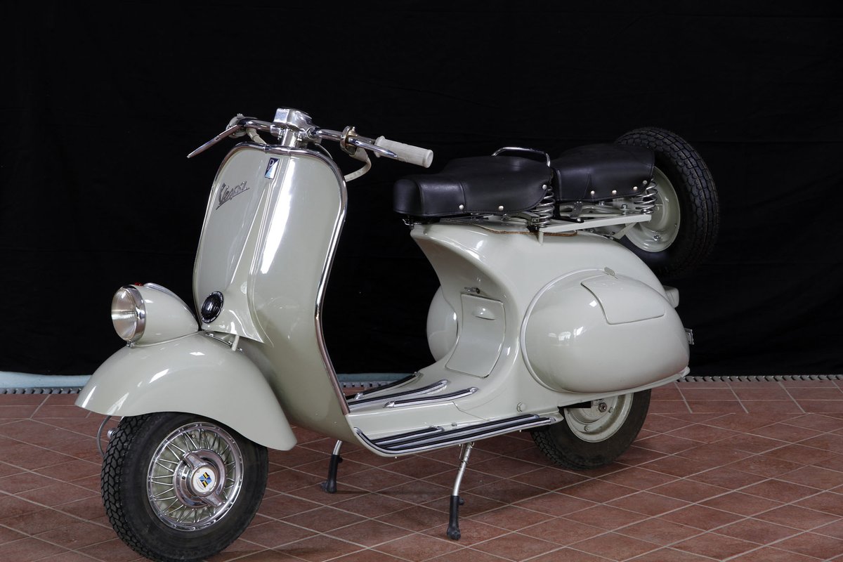 GalvaTrading's tweet photo. GalvaTrading Piaggio Vespa VN1T 125 CHF 15‘500.-
1. Inverkehrsetzung 01.06.1953
Fahrgestell Nummer VN 1 T 010782
Motor Nummer VN 1 M
Spezielles Faro Basso
Fahrleistung 12’689
Piaggio Vespa VN1T 125 ›
https://t.co/HgTXtd13Bc https://t.co/Gks9MvQxKT