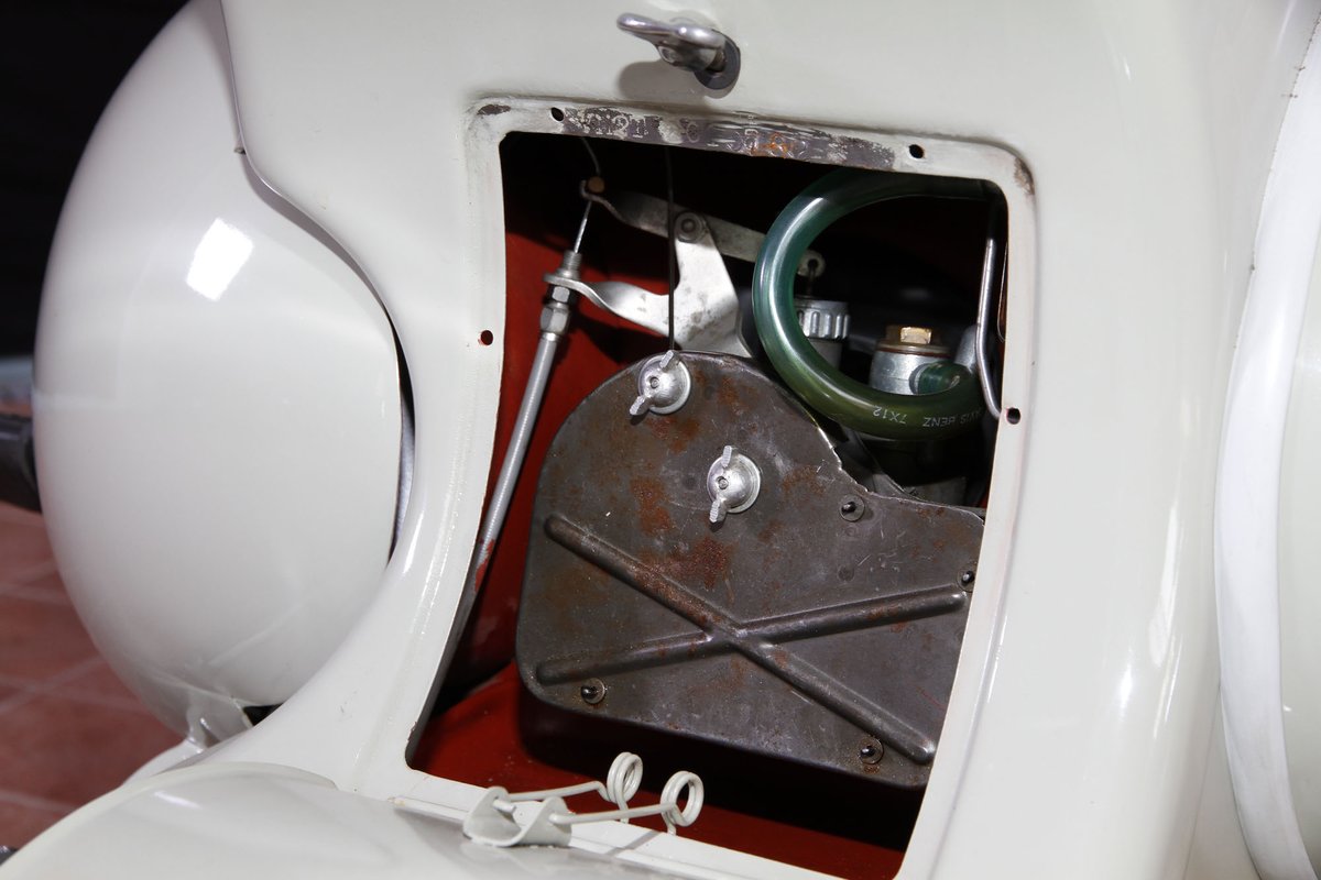 GalvaTrading's tweet photo. GalvaTrading Piaggio Vespa VN1T 125 CHF 15‘500.-
1. Inverkehrsetzung 01.06.1953
Fahrgestell Nummer VN 1 T 010782
Motor Nummer VN 1 M
Spezielles Faro Basso
Fahrleistung 12’689
Piaggio Vespa VN1T 125 ›
https://t.co/HgTXtd13Bc https://t.co/Gks9MvQxKT