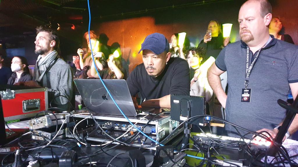 RomainDasnoy's tweet photo. The @McndOfficial_ European tour has started with @TorpedoOverlook! Great team, great band and great public! 7 sold out cities. We spare no expense!

#MCND #Kpop #Concert @Overlook_Events https://t.co/Y2gcHAihaH