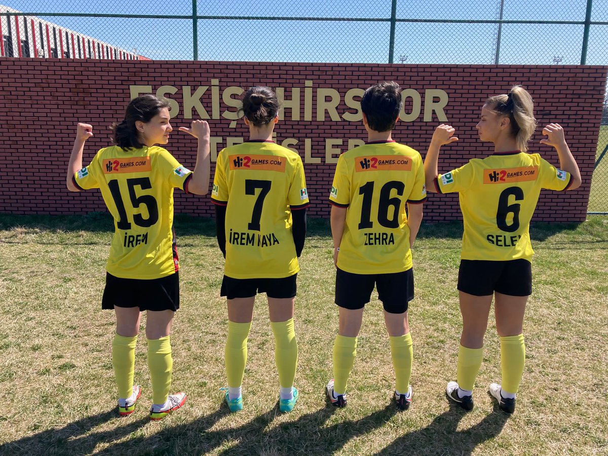 Kadın Futbol Takımımıza sırt sponsorluğu vererek, kulübümüzün yanında olan Hi2Games.com internet sitesine ve yetkililerine camiamız adına teşekkür ederiz. 

“Oyuncunun başına gelen en güzel şey <a href="/hi2gamescomtr/">Hi2Games</a> 🖤❤️”