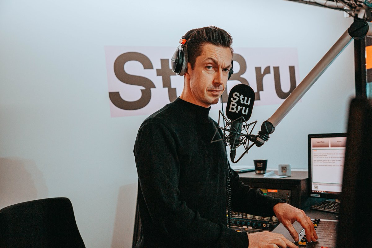 Welke nummers uit 1984 moet jij zeker gehoord hebben? <a href="/VanHerrewegheST/">StevenVanHerreweghe</a> vertelt het je vanaf 10:00 in #dejaren80voortieners. Verwacht je aan Madonna, Queen, Bruce Springsteen, Nacht und Nebel en veel meer.