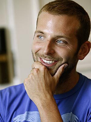 <a href="/iac_lara/">Lara Iac</a> Ah ?
J'étais plutôt là.