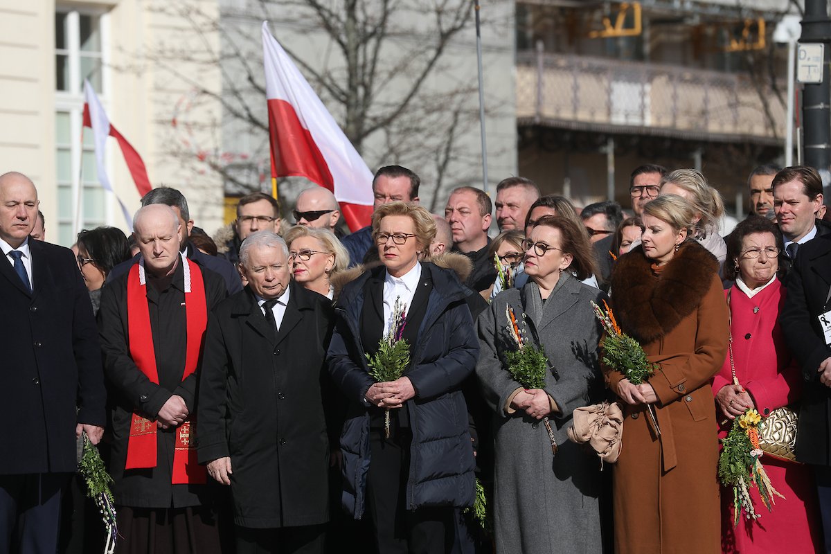 Eliza1702Es's tweet photo. Jaki kraj taki Hugh Hefner 😳🤣 niech już ta szopka i tańce na trumnach dobiegną końca https://t.co/FU0UqyDSj9