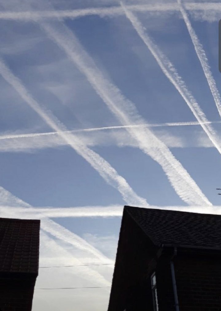 Jklunden's tweet photo. Does this look like normal airplane contrails?!?   Manchester UK https://t.co/1htRydjD3A