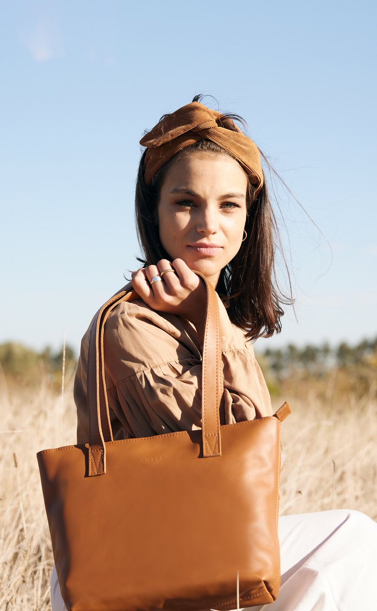 antelo_za's tweet photo. MILLY 

#classicsimplicity #modernminimalist #safarivibes #classictote #weekendfun

Shop the Milly online at https://t.co/v88WRQyiOW https://t.co/Co923N1Jtk