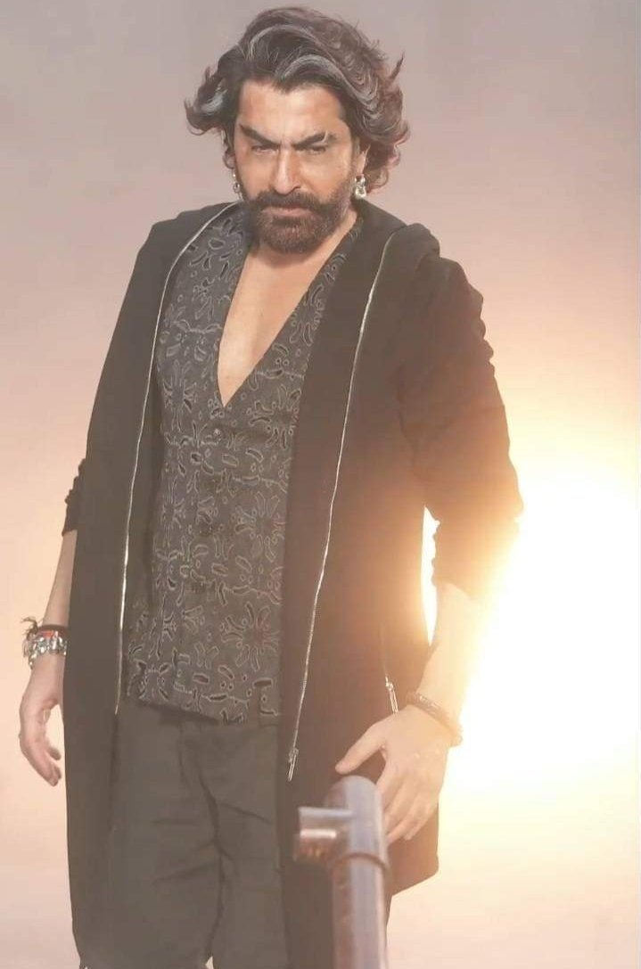 JFCUluberia's tweet photo. শুধু রাম রাম 
এবার “Raavan” রাজ 

Presenting the official trailer https://t.co/81rR1OzjOU

#Raavan #29thApril #ThisEid

@jeet30 @Lahoma_B @tnusreec @im_mnraj  @gopalmadnani #AmitJumrani https://t.co/xX3bvQ31OV