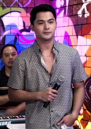 yenkzygirl_14's tweet photo. Ang hot na fave guest host ng KP.
Yung padibdib mo talaga, E.
THANKYOU KP FOR EIAN
#KPwithEian | @EianRances https://t.co/RpbcCOzFt3