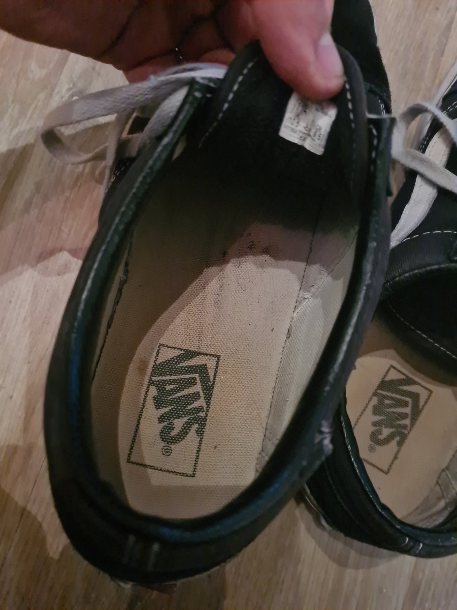 MasterOfSocks2's tweet photo. Na welcher Sklave würde gern Mal riechen? ach du hast sowieso keine Wahl 😈 https://t.co/J3YcW1f3TH