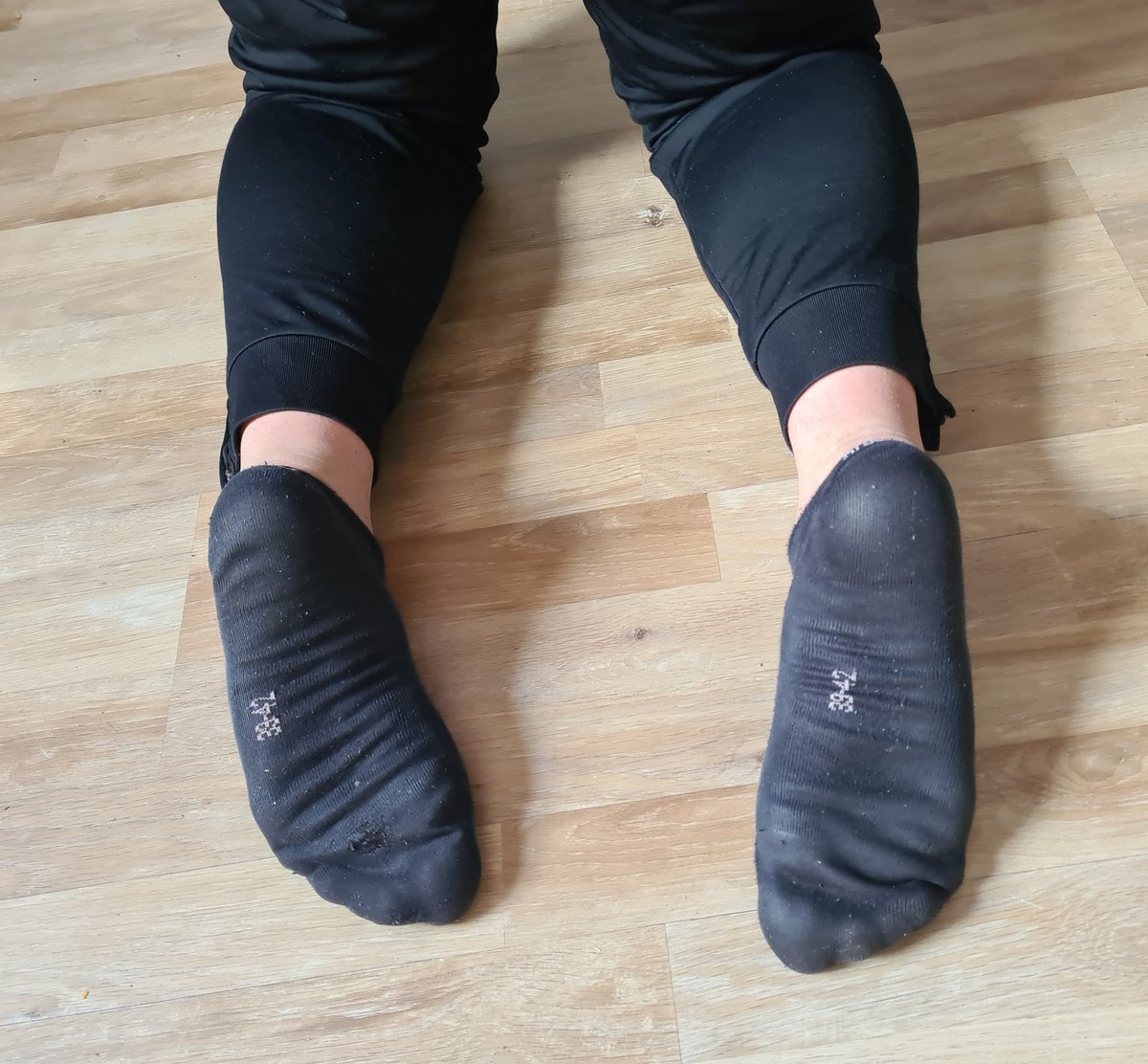MasterOfSocks2's tweet photo. Ich suche einen digitalen Sklaven der zur jeder Schandtat bereit ist für genau Informationen schreib mir eine DM 😈 https://t.co/WXmokoXcDm