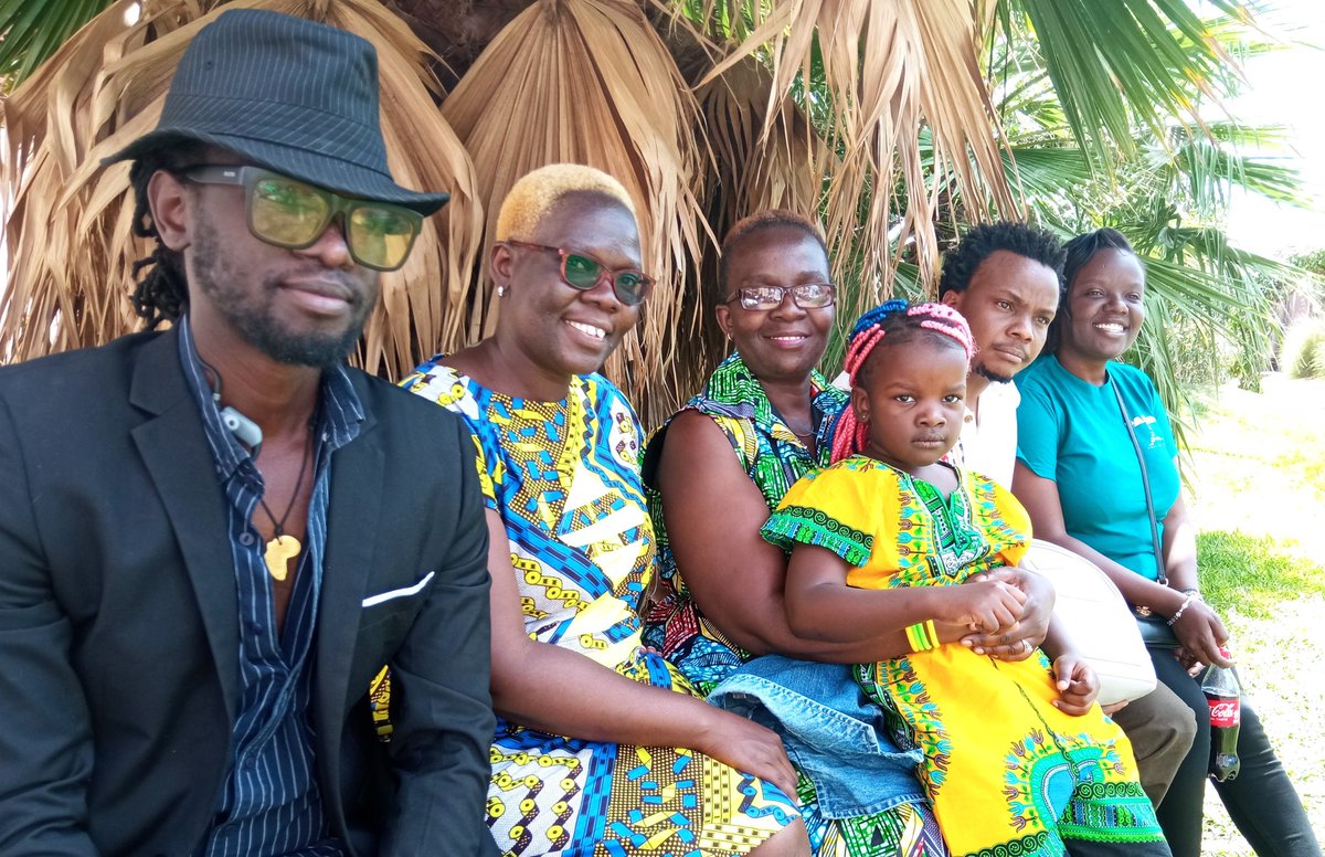 nellyauth's tweet photo. Family...family...what a great weekend that was and is...
#authentiquabits #authenticself #familyfun https://t.co/tWUzHoKTpK