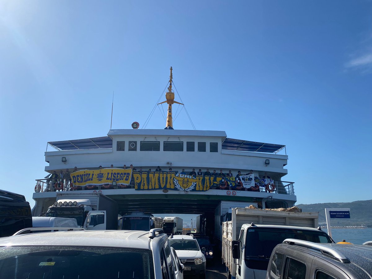 Temsilciliklerimizden Denizli Lise GFB, Fenerbahçemizin galatasaray ile karşılacağı mücadele için Kadıköy yolunda!

#LİSEGFBEGE