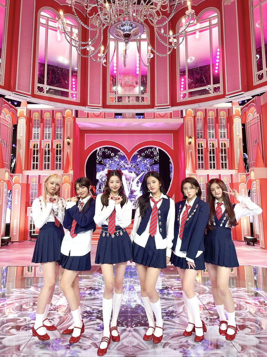 IVEstarship's tweet image. 📸 
IVE SHOT!

DATE : 2022.04.10
NAME : #SBS #인기가요

#IVE #아이브
#유진 #가을 #레이 #원영 #리즈 #이서
#LOVEDIVE #러브다이브
#IVE_SHOT