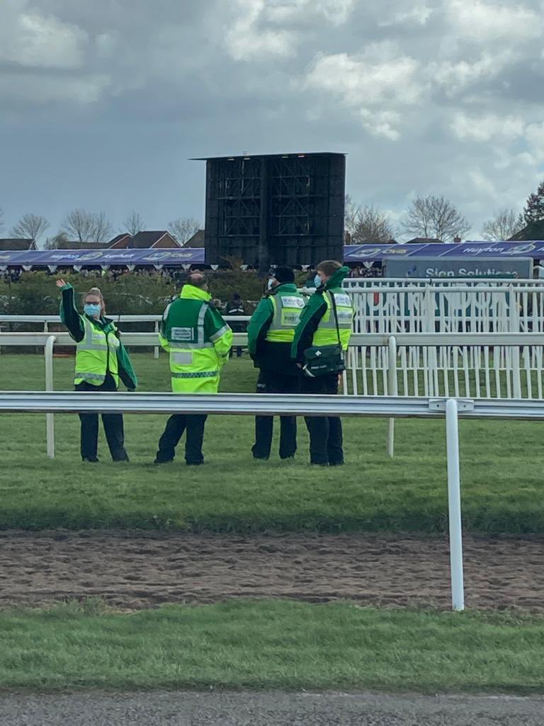 A very proud Tactical Commander today reflecting on 3 days at the @AintreeRaces @RandoxOfficial Grand National. Incredible effort from @sjamerseyside @SJA_ACR @stjohnambulance @SJAMerseyEvents @SJANorthRCT Still disappointed I didn’t win the #styleawards 😁#GrandNational2022