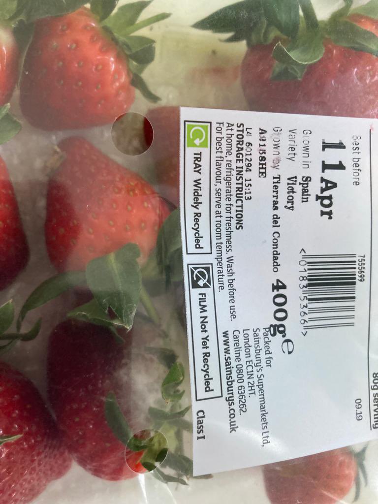 PeterTro80's tweet photo. @sainsburys Hi, had a delivery last night, but the strawberries were mouldy. Can we get a refund please? https://t.co/MhB9dZ3Dmi