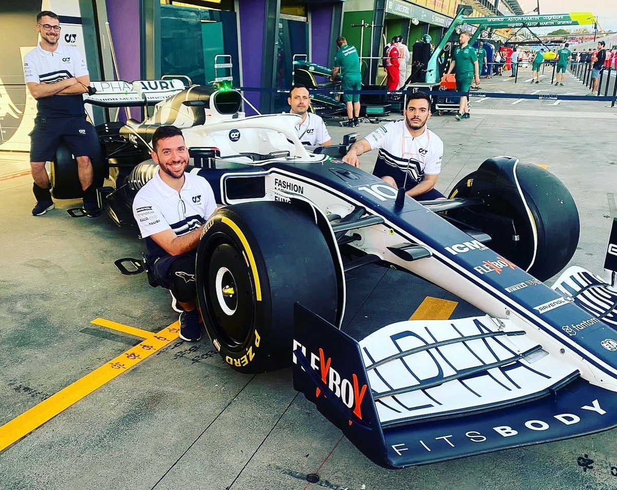 SchoolMts's tweet photo. 🇦🇺 G’ Day, mate!

🏎 Da MTS alla Scuderia AlphaTauri  💪 Ecco uno scatto del nostro ex studente Edoardo Giordani direttamente dall’Albert Park 

#motorsporttechnicalschool #wearemtschool https://t.co/lPvDJW5oHF