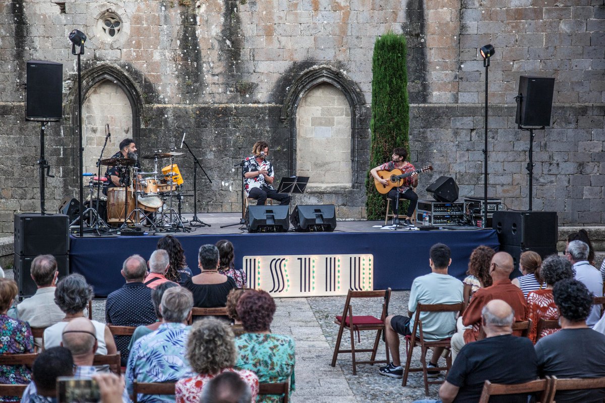 festival_istiu's tweet photo. Coneixes #LaLlotja de Castelló d'Empúries?
Ens encanta🧡
📍#AlexDee- 07.07-22:30h - https://t.co/3Vf1wQjU0M  
📍 #Guillemroma 08.07-20h - https://t.co/qMwiEbALng 
+ info https://t.co/yVvjleq9PG
#festivalistiu #istiu #castellodempuries #festivaldemusica #empuriabrava https://t.co/PG1Dqtot5Y