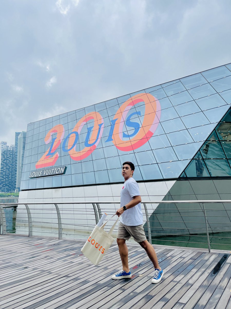 Raphyde's tweet photo. So TOTEful of them
Louis Vuitton’s Bicentennial Birthday
#200Trunks #200Visionaries #LV200Trunks #200Trunks200Visionaries #LV #LVMH #exhibit #LouisVuitton #MarinaBaySands #Singapore https://t.co/UEFwHOsp5Z