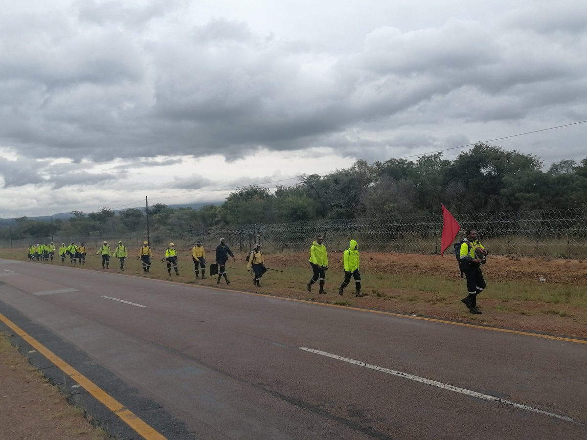 wo_fire's tweet photo. #WOF_LIM's Vingerkraal, Leseding, Alma and Lephalale Teams have successfully completed the Yellow Card Training Camp, they are now fully equipped and ready for the #WinterFireSeason_2022
#YellowCardTrainingCamp
#BeFireSafe
#FireReadiness
@environmentza
@CapricornFM
@WaterbergFM https://t.co/HebATppbJK