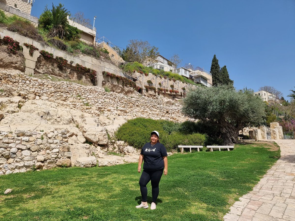 KathyWanderlust's tweet photo. Team Patatas in Jerusalem!!! Kaswerte ng t-shirt. 😂😂😂 https://t.co/KEgH1vT4CP