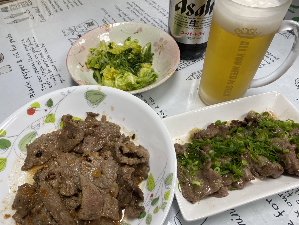 週に一度の肉食いまくる日！
EMPiRE幕張見ながらゆっくりビール飲む〜