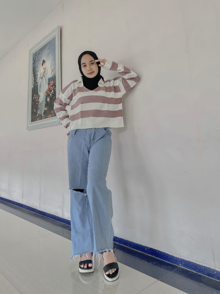 Keyzhcollection's tweet photo. FELISA CROP RAJUT STRIP

•Bahan rajut 7 gate original kahatex
•Lingkar dada 110cm
•Pjg Baju 45cm
•Harga 62.000
•Tersedia banyak pilihan warna

(Di shopee PO tapi besok sudah ready stock)

🔗: https://t.co/j8uXau2OIH https://t.co/38pPfKAH0S