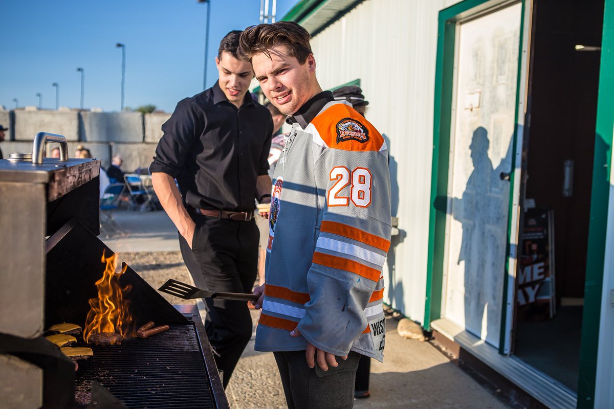 Congrats former <a href="/drumdragons/">Drumheller Dragons</a> forward <a href="/edwards1016_/">Brett Edwards</a> on the NCAA National Championship <a href="/DU_Hockey/">Denver Hockey</a> !