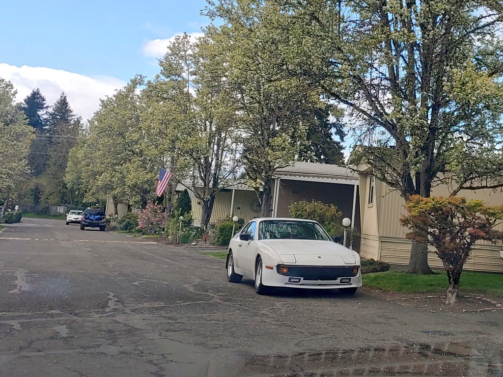 judge_mills's tweet photo. I took a wrong turn, resulting in me turning around in a trailer park. A Forbidden Trailer Park Porsche was discovered!
#CarsOfVancouver https://t.co/VJOVgwAaEx