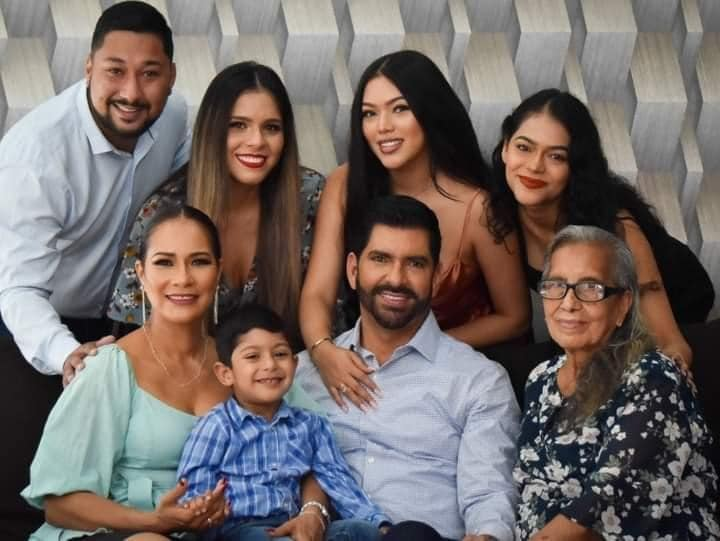 JCarlosPatron23's tweet photo. En familia todo es mejor!!!
Abrazo grande amigos y amigas! https://t.co/i4zpJWzugb