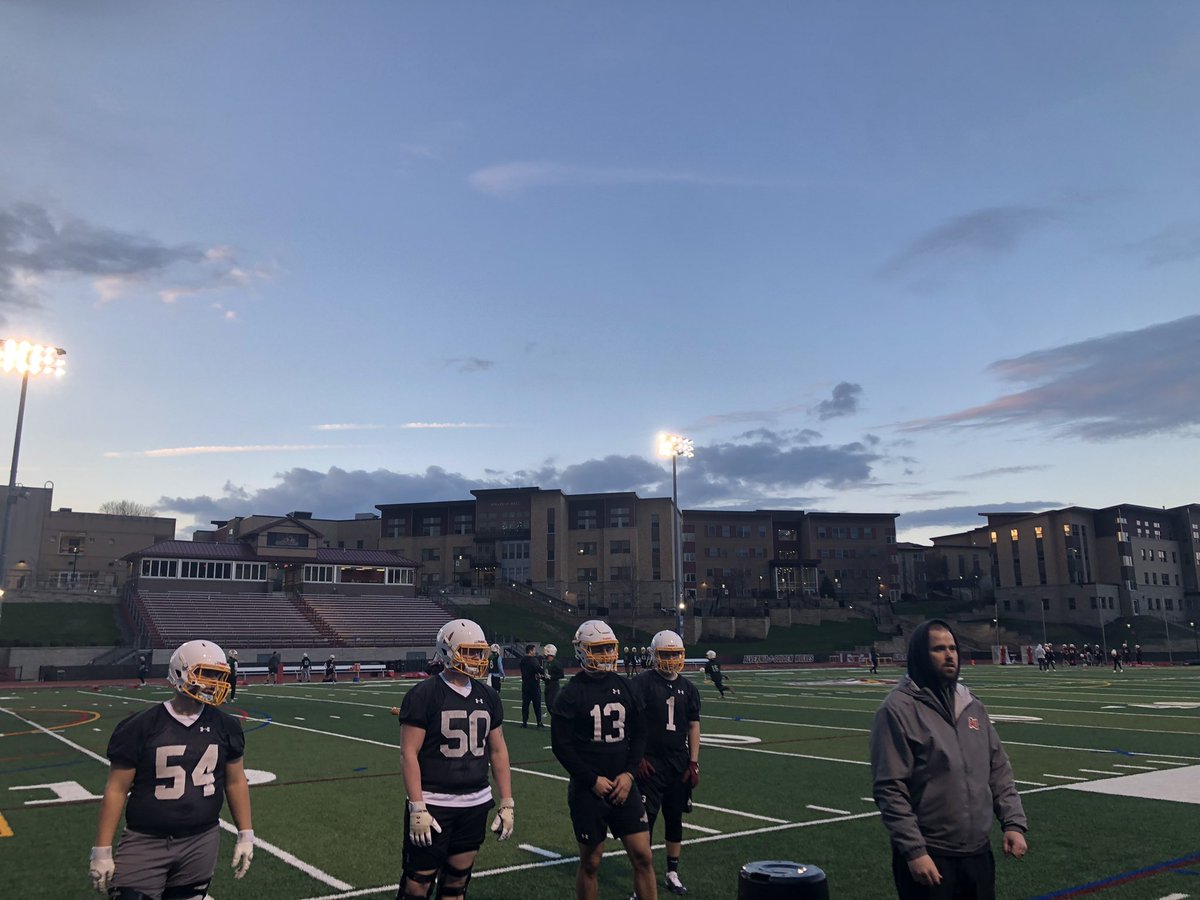 MisterLilly's tweet image. @CoachMove getting the OL going tonight! Perfect night out on the field! #Together