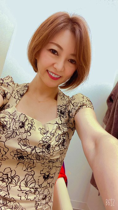やっほぃ❣️  東京は今日もいい天気でーす✨ 気持ちがいい日に  撮影会しとりまぁす  ルンルンっ💕 https://t.co/Des8wO9Rsc