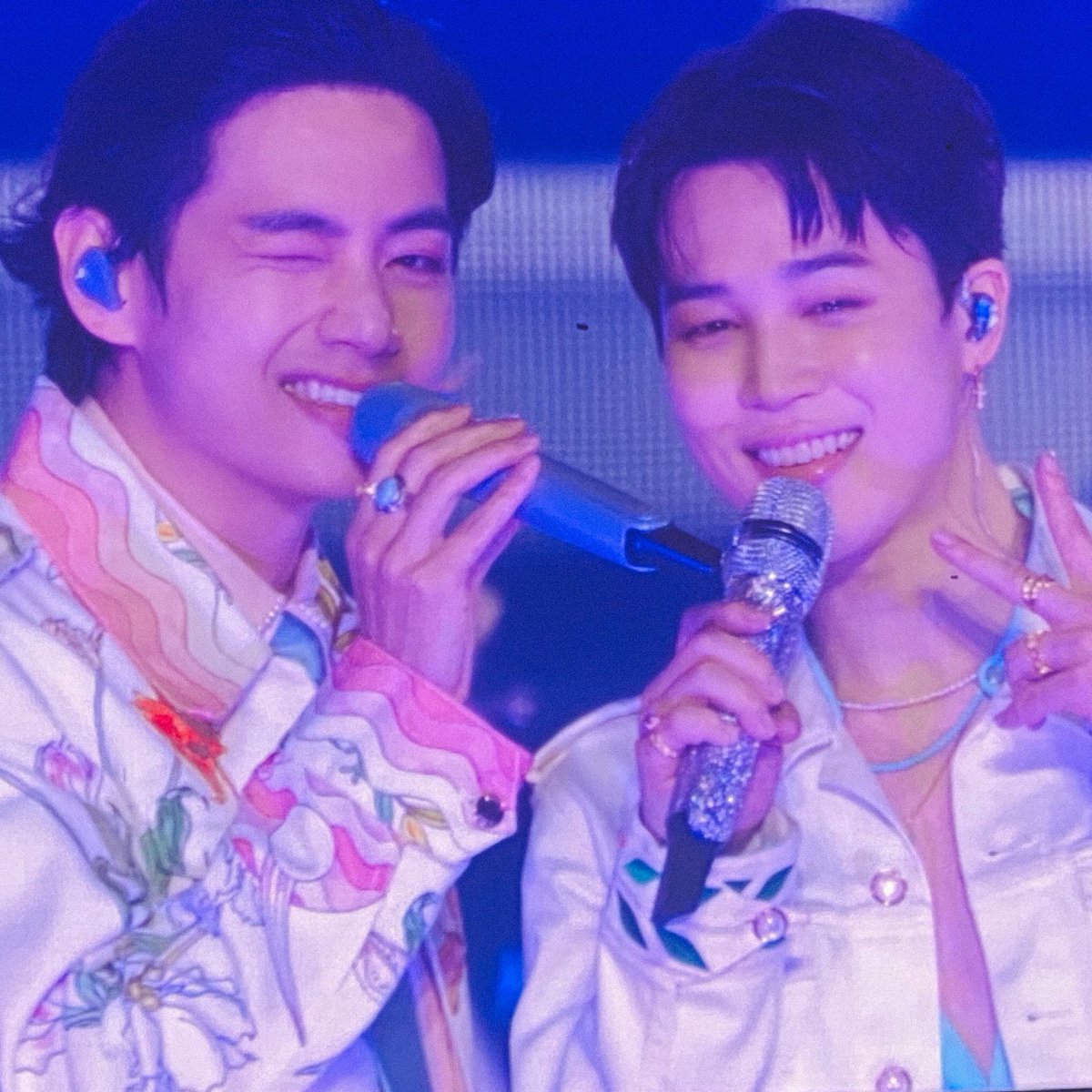 taeteland's tweet photo. i love them 😭 https://t.co/VEXTRCtxDj