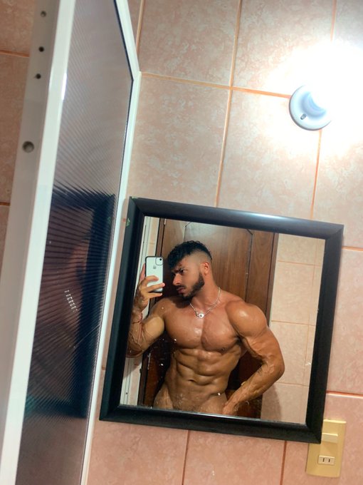 Watch Ottoniel Yañez's leaked NSFW photo on TwXstars