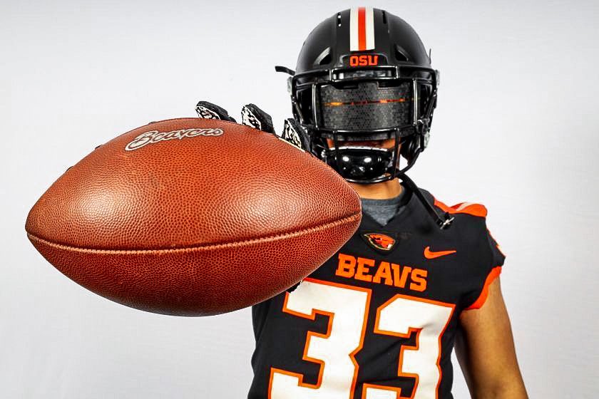 lyndonftanoa's tweet photo. Grateful for the opportunity to have visit @BeaverFootball with my #MudderWhat family. Thank you #OSU and Coach @MaluStrength for this great experience. @BrandonHuffman @RylandSpencer @BeavRecruiting @curtisvikingsfb https://t.co/CuQoBbMwPs
