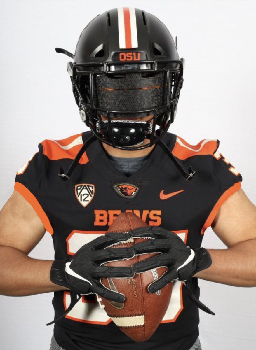 lyndonftanoa's tweet photo. Grateful for the opportunity to have visit @BeaverFootball with my #MudderWhat family. Thank you #OSU and Coach @MaluStrength for this great experience. @BrandonHuffman @RylandSpencer @BeavRecruiting @curtisvikingsfb https://t.co/CuQoBbMwPs