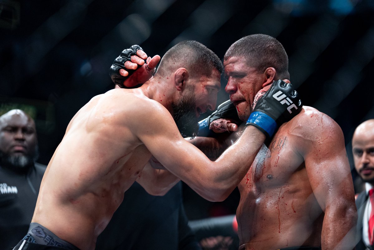 Absolute warriors 👏 #UFC273