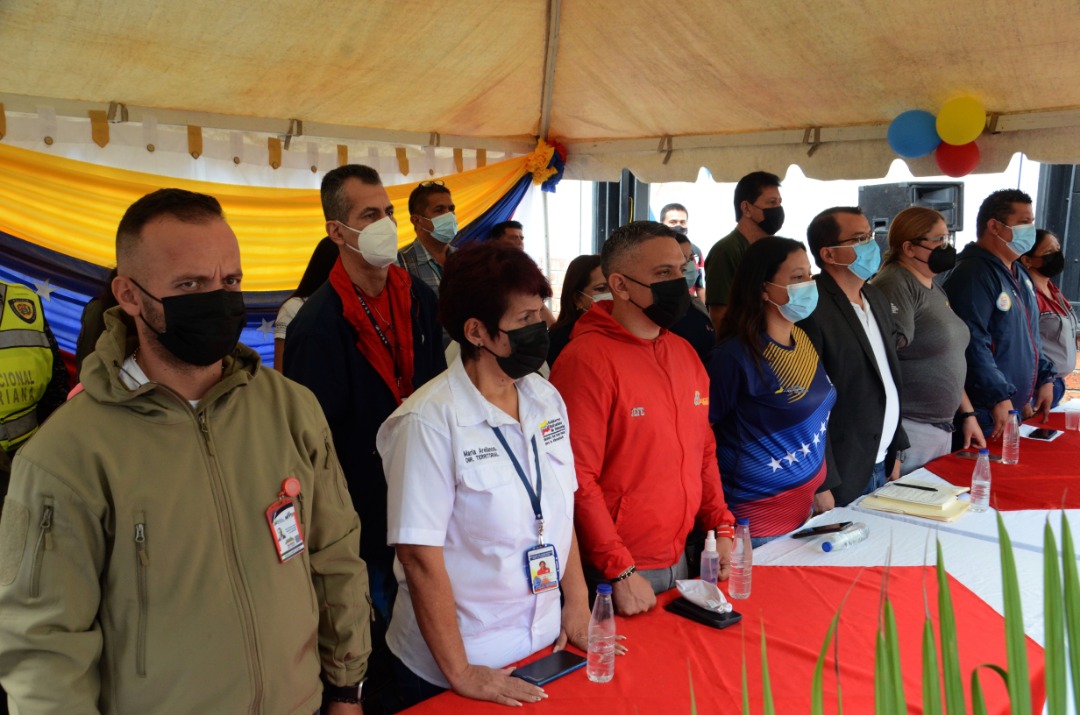 fundaproaltach1's tweet photo. Ayer el municipio Rafael UrdanetaDónde nace Venezuela, en la Base de Misiones Sociales se realizó inauguración de una casa de alimentación 
#106delestadoTachira
@NicolasMaduro
@LealTelleria
@FreddyBernal
@FundaproalO
@PedroMelendez86 
@BermudezJoseA https://t.co/5QItceC4WH