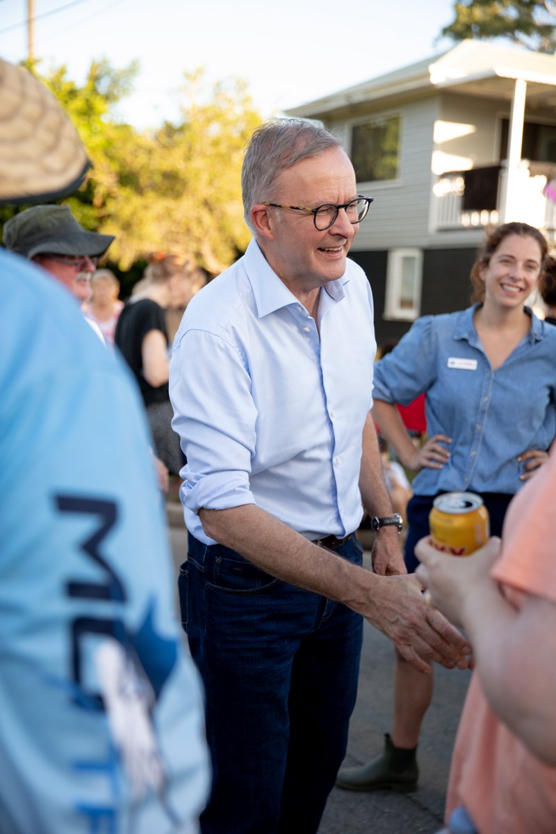 AlboMP's tweet photo. Fear can be a powerful emotion and there will be a bit of that over the next six weeks. But I want to appeal to Australians’ sense of optimism and hope for a better future. https://t.co/VyRHG7ETpY