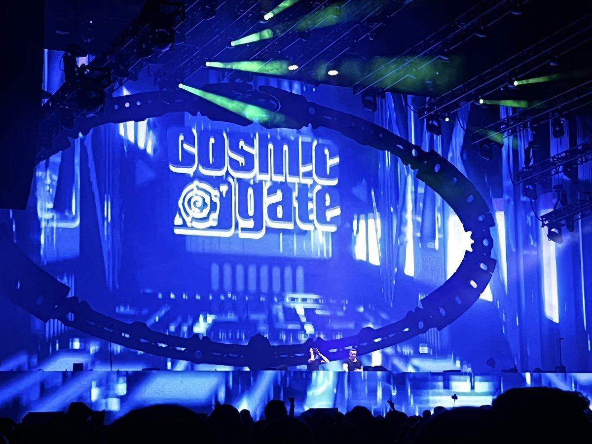 LAGonzo_14's tweet photo. @cosmicgate your set is so beautiful!!#asotLA https://t.co/KyxRTwBS16