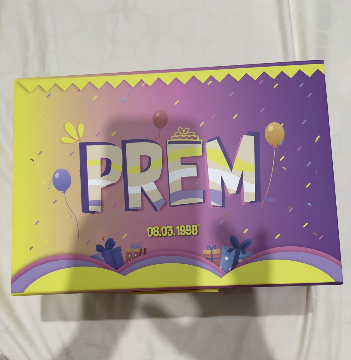 anny_kanlayanee's tweet photo. ขายจ้า เซ็ตผ้าห่ม #ManySmilesBehindPrem ยกเซ็ต 1799 มีของแถมให้เล็กน้อยทุกเซ็ต ขายแยกชิ้น ผ้าห่มพร้อมกล่อง 1300 ผ้าเช็ดผม 250 ผ้าเช็ดหน้า 150 รับผ่อนจ้า สนใจเด็มได้เลยจ้า #กองกําลังบุ๋นเปรม #กองกำลังเปิดท้าย https://t.co/vjEVQSf09p